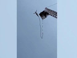 Ngeri! Turis Ini Nyaris Tewas gegara Tali Putus saat Bungee Jumping