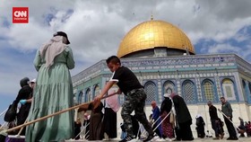 VIDEO: Warga Palestina Bersihkan Masjid Al-Aqsa Sambut Ramadan