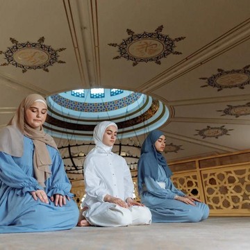 img-title Menarik dan Unik, 3 Tradisi Ramadan Ini Masih Dilakukan di Qatar! Apa Saja?