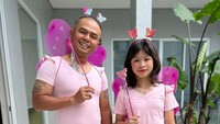 7 Potret Wendy Cagur & Putrinya, Momen Menggemaskan yang Jarang Tersorot
