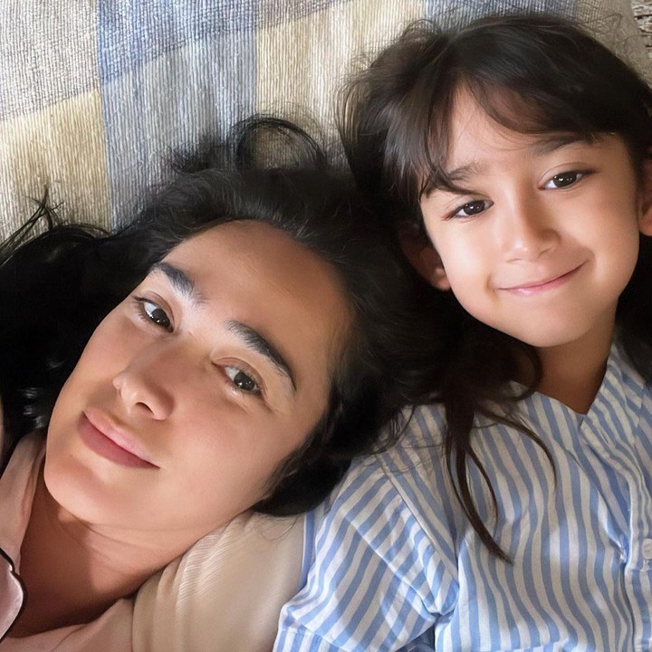 <p>Sejak bercerai, Alex menjadi single mom yang banyak menghabiskan waktu bersama putrinya. Di tengah kesibukannya, Alex tetap menyediakan quality time buat Si Kecil. (Foto: Instagram @got_alex)</p>