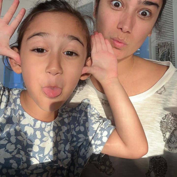 <p>Carleteana atau kerap disapa Tea, kini sudah berusia 6 tahun, Bunda. Putri semata wayang Alex ini tumbuh menjadi anak yang ekspresif dan menggemaskan. (Foto: Instagram @got_alex)</p>