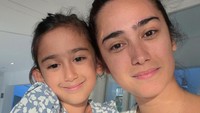 <p>Selain disebut kakak dan adik, Alex dan Tea juga kerap dipanggil 'twins' oleh netizen. Paras keduanya yang sama-sama cantik banyak menuai pujian, Bunda. (Foto: Instagram @got_alex)</p>