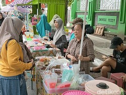 Semarak Berburu Takjil-Menu Buka Puasa di Jalanan Kota Kediri