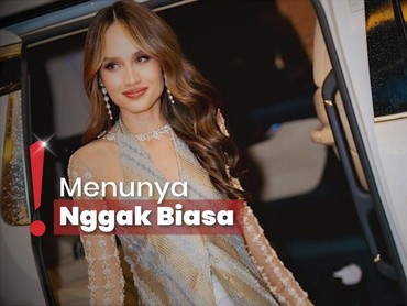 img-title Ramadan Hari Pertama, Cinta Laura Sahur Sendiri-Buka Bareng Pacar