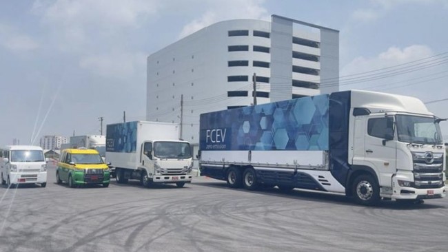 Empat perusahaan otomotif Jepang menunjukkan keseriusan bermain di segmen kendaraan komersial rendah emisi di Asean.