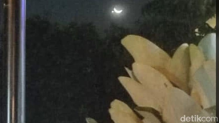 Fenomena konjungsi antara venus dan bulan sabit yang terlihat di Medan