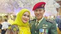7 Potret Romantis Juliana Moechtar dan Suami yang Perwira TNI
