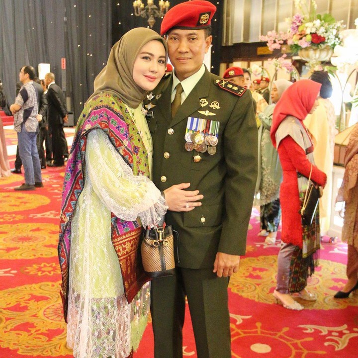 <p>Juliana Moechtar dinikahi oleh pria yang berprofesi sebagai perwira TNI itu pada 27 Mei 2022 lalu. Pernikahan mereka menjadi lembaran baru di hidup mereka. (Foto: Instagram @julianamoechtar)</p>