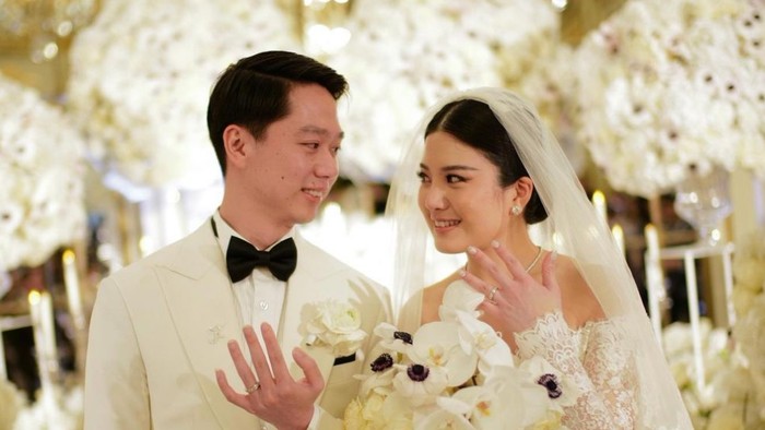 img-title Menikahi Putri Konglomerat, Ternyata Ini 8 Sumber Kekayaan Kevin Sanjaya yang Melimpah, Nggak Cuma dari Jadi Atlet!