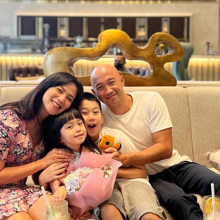 <p>Kinaryosih dan Brett juga selalu menyempatkan diri untuk menghabiskan waktu bersama anak-anak. Dari pernikahan itu, mereka sudah dikaruniai dua orang anak yaitu Steven Lee Money dan Sierra Kinar Money. (Foto: Instagram @kinaryosihmoney)</p>