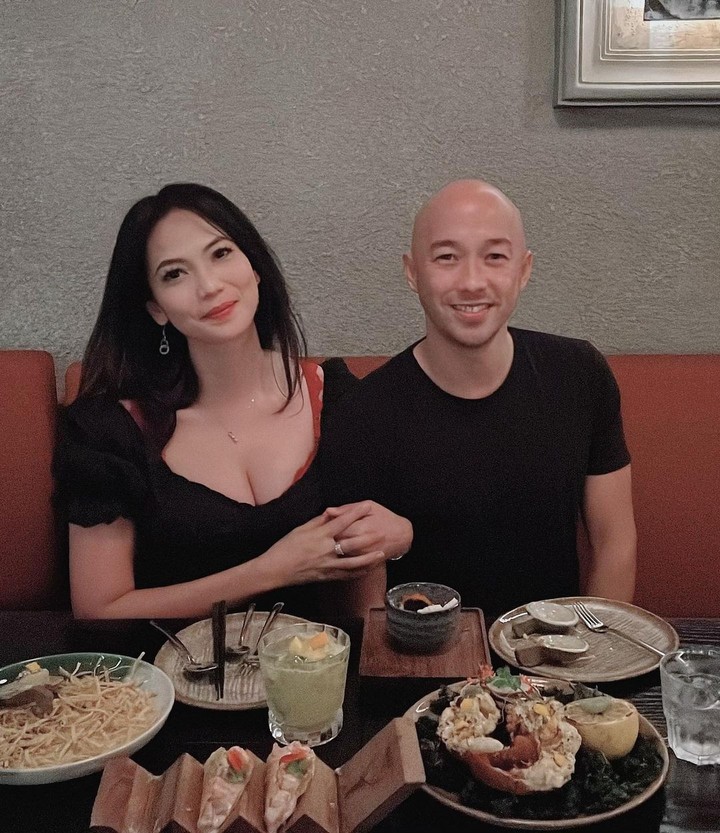 Kinaryosih dan Brett Money
