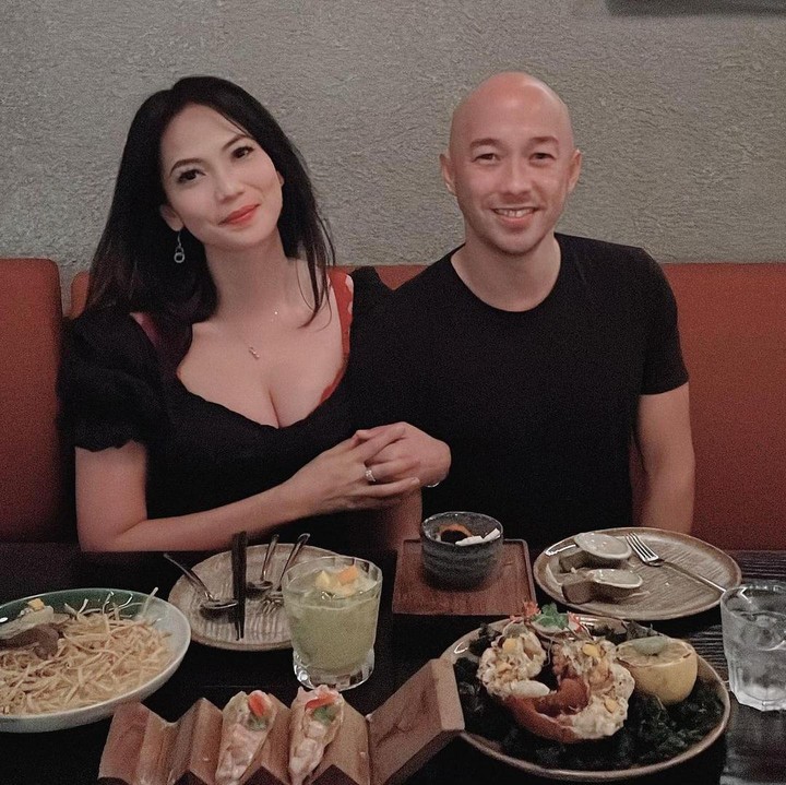 <p>Aktris Kinaryosih menjalani peran sebagai istri sejak menikah pada Maret 2011 silam. Kala itu, ia dipersunting oleh pria bule bernama Brett Money. (Foto: Instagram @kinaryosihmoney)</p>