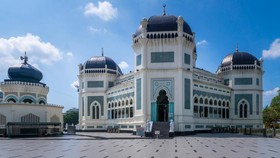 img-title 5 Masjid di Sumatera Utara, Tempat Cocok untuk Wisata Religi