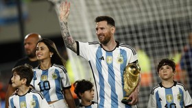 Bos Inter Miami Bocorkan Gaji Messi Rp902 Miliar Per Tahun