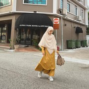 Ide Gaya Hijab Syari ala Selebriti Buat Acara Bukber Ramadan