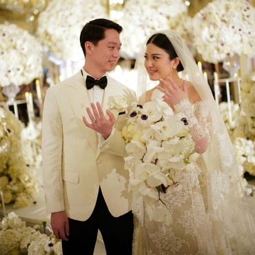 8 Potret Pernikahan Kevin Sanjaya dan Valencia Tanoe di Paris