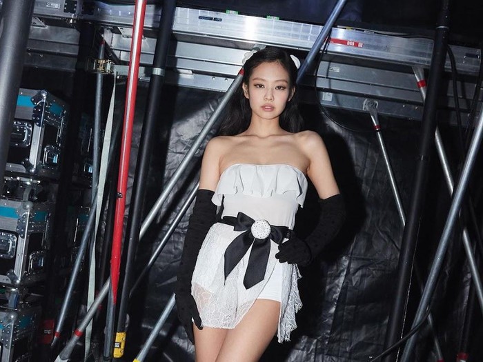 Ribbon hairstyle ala Jennie BLACKPINK