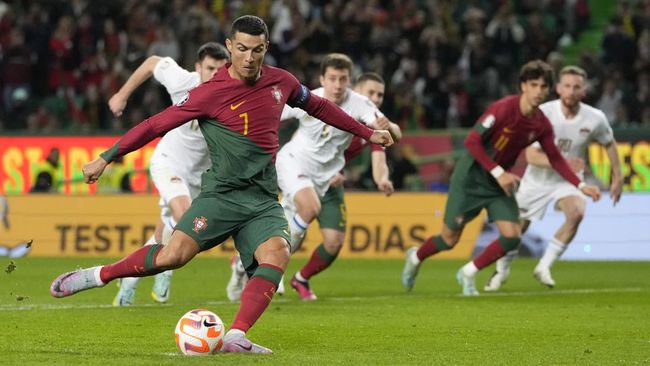 Reaksi Ronaldo Usai Cetak 2 Gol dan Catat Rekor Bersama Portugal