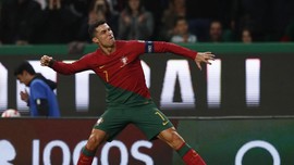 FOTO: 2 Gol Ronaldo Buat Portugal Pesta