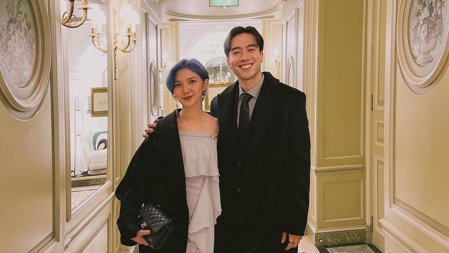 Sheila Dara dan Vidi Aldiano di pernikahan Kevin Sanjaya-Valencia Tanoe