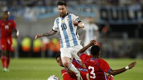 Messi Cetak Gol Indah dari Tendangan Bebas, Argentina Hajar Panama