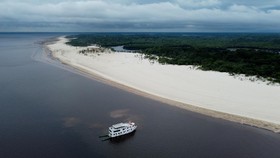 img-title Tanpa Anakonda dan Piranha, Menyusur Rio Negro di Amazonia