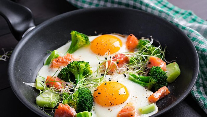 Telur dan sayur/ Freepik/ Timolina