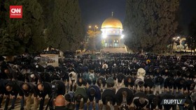 VIDEO: Salat Tarawih di Masjid Al-Aqsa Khusyuk Tanpa Gangguan Israel