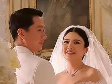 7 Potret Pernikahan Megah Valencia Tanoesoedibjo & Kevin Sanjaya di Paris, Ada Kembang Api
