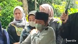 img-title Ibunda Meninggal Dunia, Tangis Adul Pecah Hingga Jatuh Pingsan