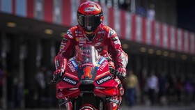 Hasil Sprint Race MotoGP Amerika: Bagnaia Menang, Quartararo Jatuh