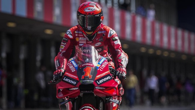 Pecco Bagnaia berhasil mendekati Marco Bezzecchi di klasemen MotoGP 2023. Berikut klasemen usai Brad Binder memenangkan sprint race MotoGP Spanyol.