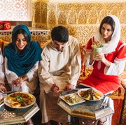 Rasakan 5 Keluhan Ini, Pertanda Kamu Terlalu Banyak Makan Daging Lebaran!