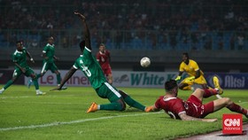 Reaksi Netizen Usai Klok Sebut Rumput Stadion Patriot Sangat Jelek
