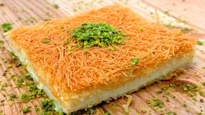 7 Jajanan Favorit Khas Timur Tengah Ini Bisa Jadi Menu Rekomendasi Saat Berbuka Puasa, Mau Coba Salah Satunya?