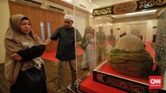 FOTO: Melihat Pameran Artefak Peninggalan Nabi Muhammad SAW