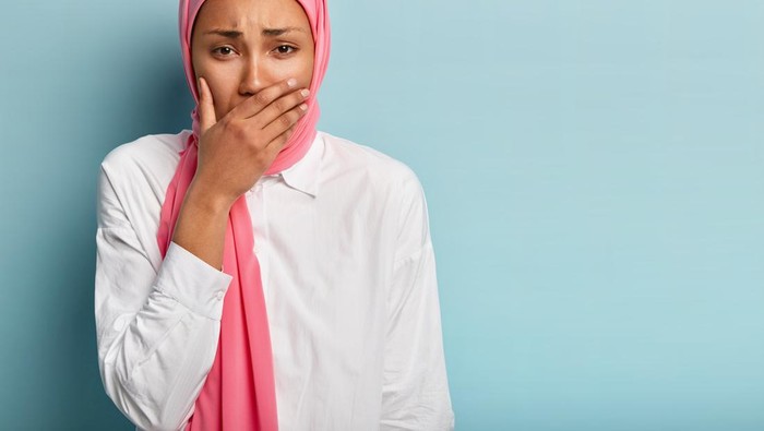 4 Penyebab Bau Mulut Saat Berpuasa dan Cara Mengatasinya