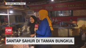 VIDEO: Santap Sahur di Taman Bungkul
