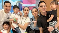 <p>Sandra Dewi membawa serta suami dan dua putranya. Sementara itu, Yuanita tampak hadir dengan suami dan putri semata wayangnya. (Foto: Instagram @sandradewi88)</p>