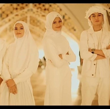 Lirik Lagu Bertauhid - Sridevi, Eby, dan Afan DA 5