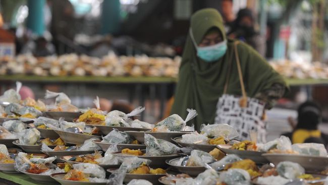 BPOM menemukan sejumlah jajanan buka puasa atau takjil mengandung zat kimia berbahaya. Zat-zat ini yakni, formalin, boraks, dan pewarna terlarang untuk makanan. 