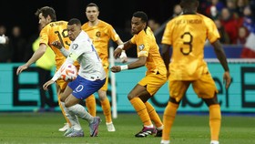 FOTO: Pesta Gol Prancis di Debut Kapten Mbappe