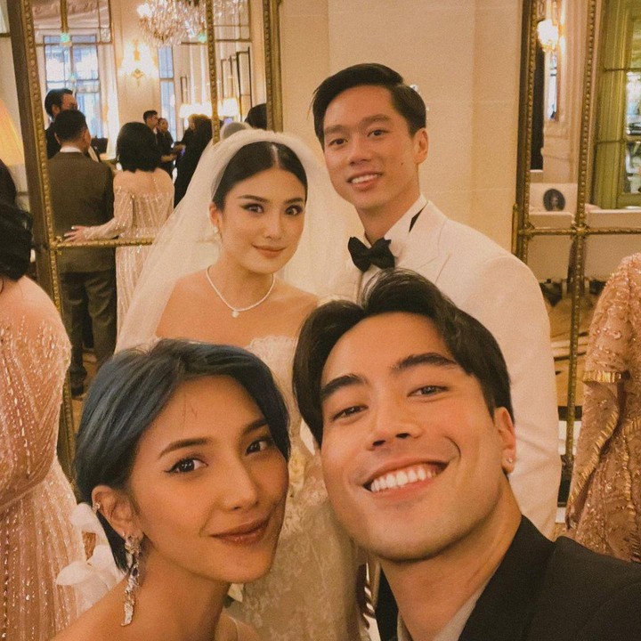 <p>Vidi Aldiano dan istrinya, Sheila Dara, menjadi salah satu tamu undangan yang hadir di pernikahan mewah Valencia Tanoesoedibjo & Kevin Sanjaya di Paris. Keduanya hadir sebagai teman dari kedua mempelai, Bunda. (Foto: Instagram @vidialdiano)</p>