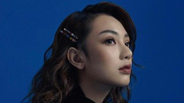 img-title Menangis Dengar 'Kukira Hanya Lagu', Angie Zelena Siap Bikin Galau Pendengar