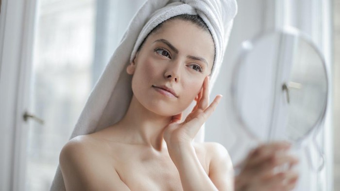 7 Rutinitas yang Nggak Boleh Dilupakan, Kalau Kamu Dambakan Wajah Glowing dan Antikusam Selama Ramadan, Catat!