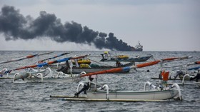 Kebakaran Kapal BBM Pertamina di Mataram Berhasil Dipadamkan