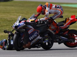 Detik-detik Marquez Tabrak Miguel Oliveira di MotoGP Portugal