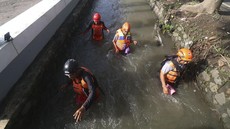 Detik-detik Dua Anak Hanyut Saat Banjir Terjang Kediri, Satu Tewas