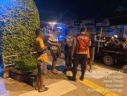 Polisi Gagalkan Pelajar yang Hendak Perang Sarung di Alun-Alun Ponorogo